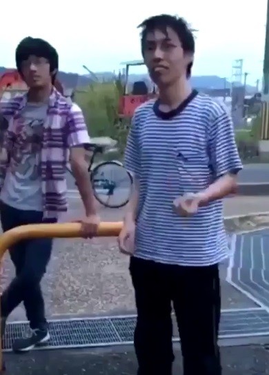 もちろん抵抗するで拳で!中学生と口論した出っ歯21歳男